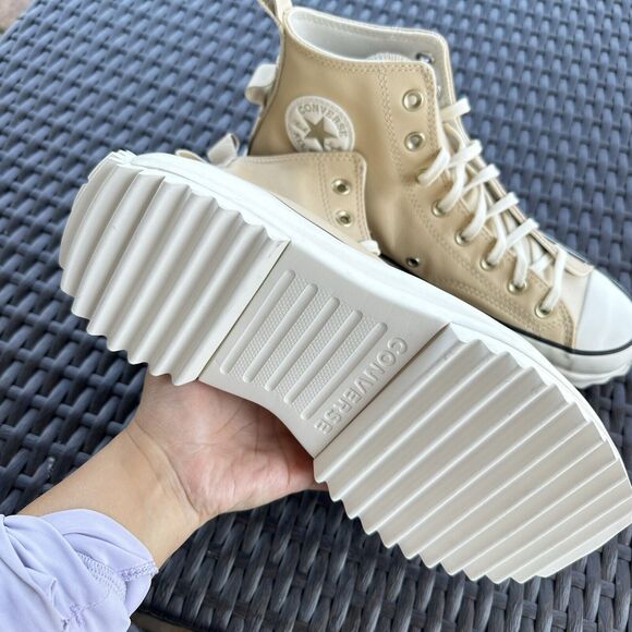 Athletic_Shoes
